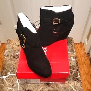 New black suedette wedge boot 8 1/2